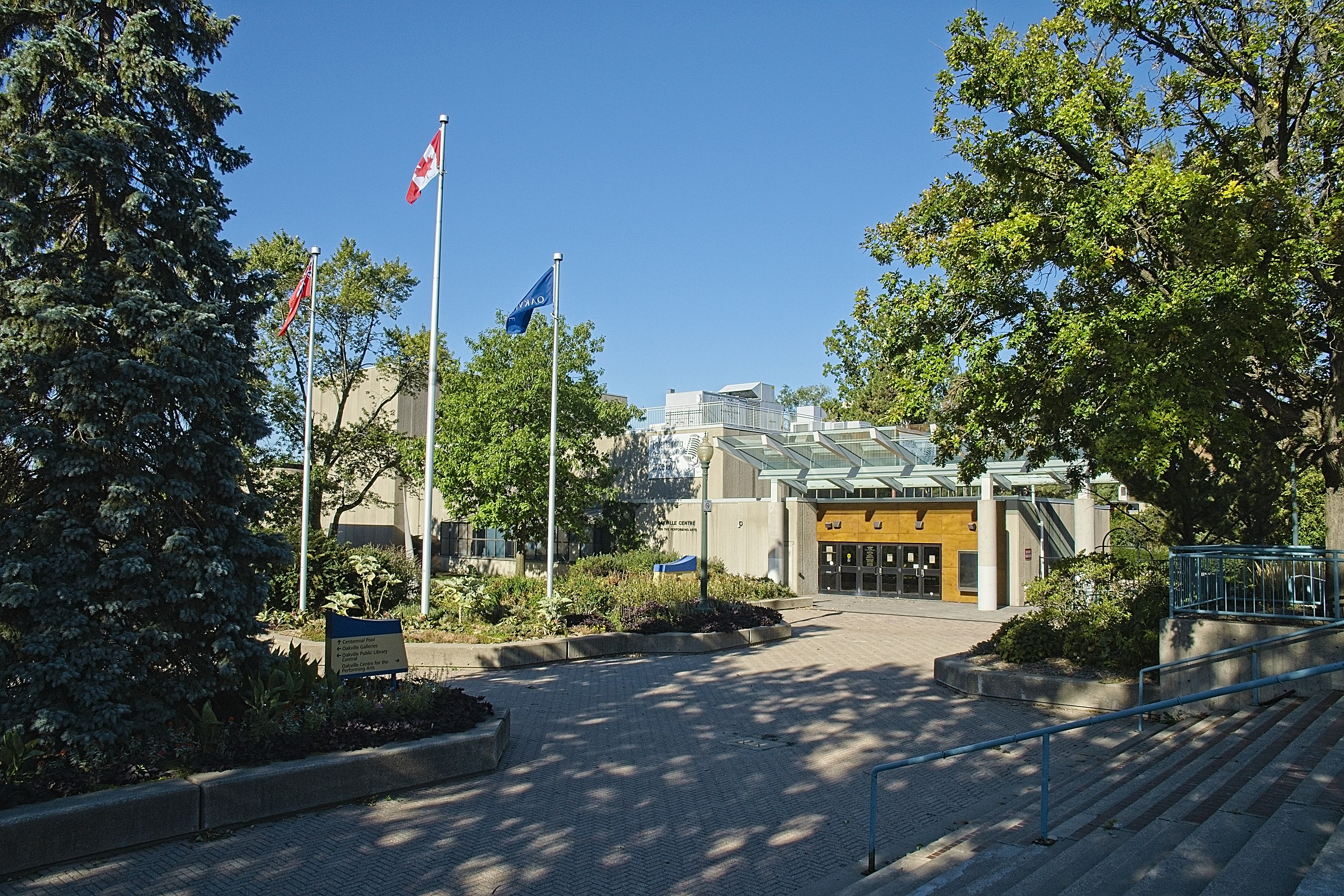Oakville Centre for the Performing Arts | Downtown Oakville Centre for the Performing Arts | M Painchaud